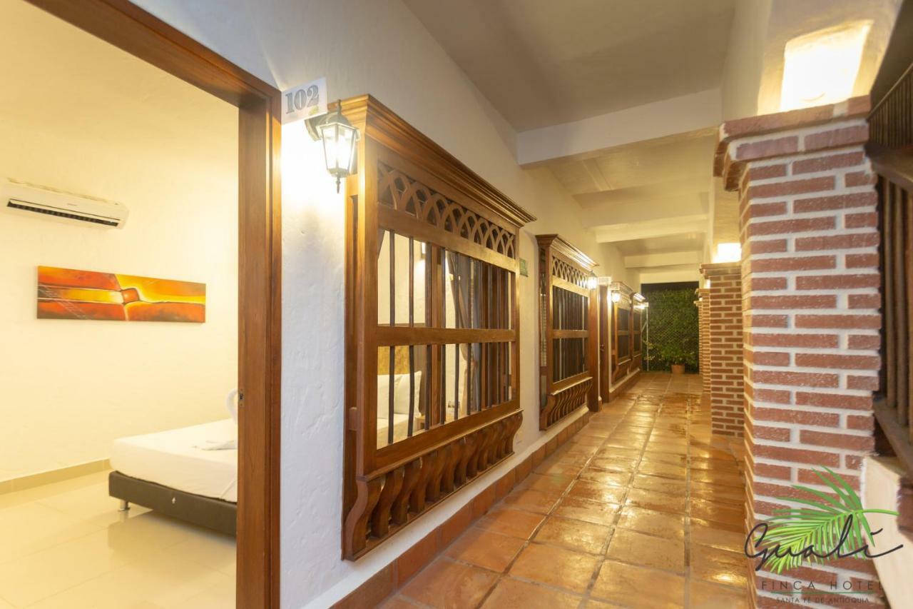 Finca Hotel Guali Santafe サンタ・フェ・デ・アンティオキア エクステリア 写真