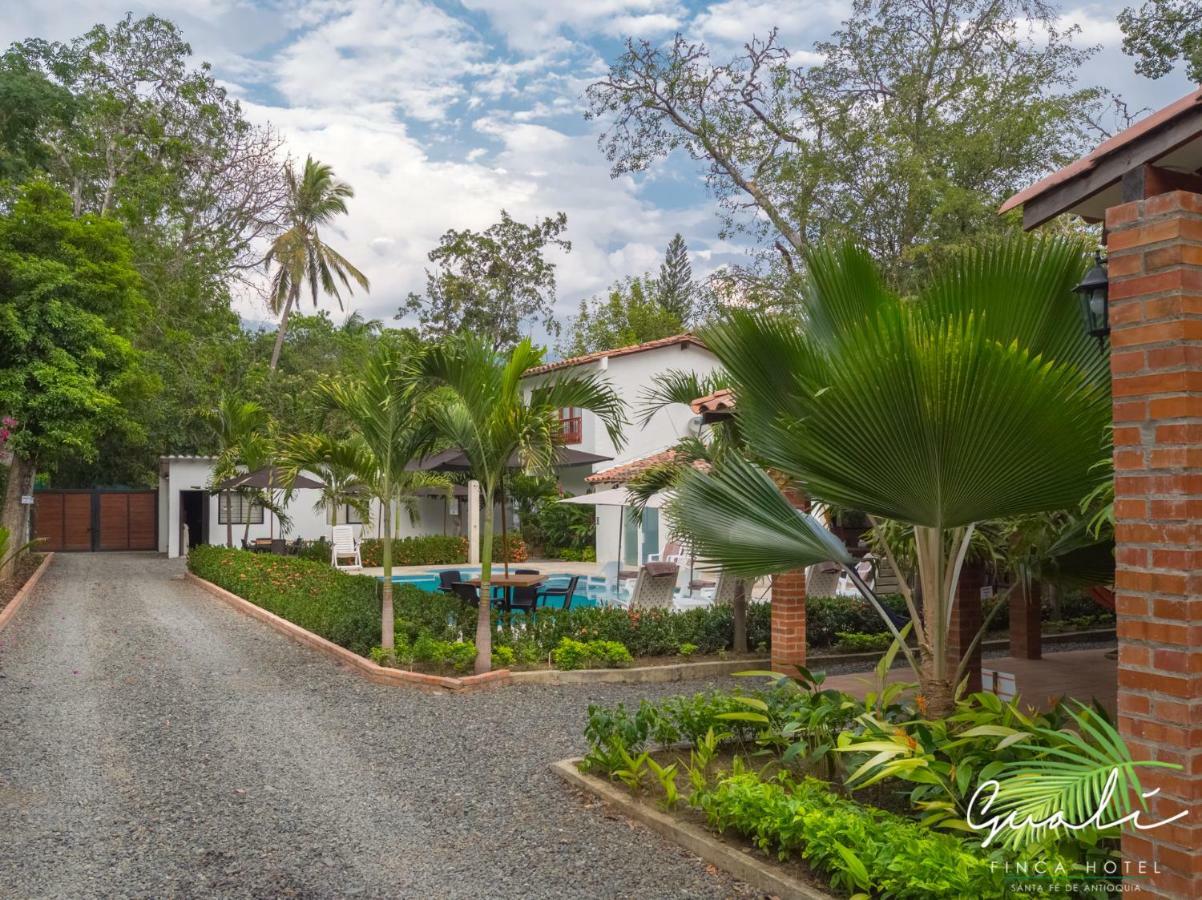 Finca Hotel Guali Santafe サンタ・フェ・デ・アンティオキア エクステリア 写真